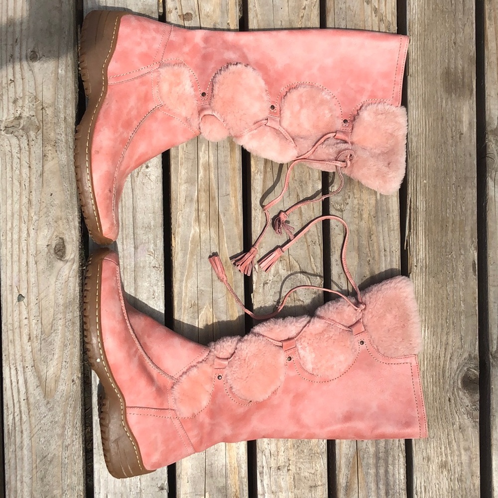 Cute fluffy pink boots!
